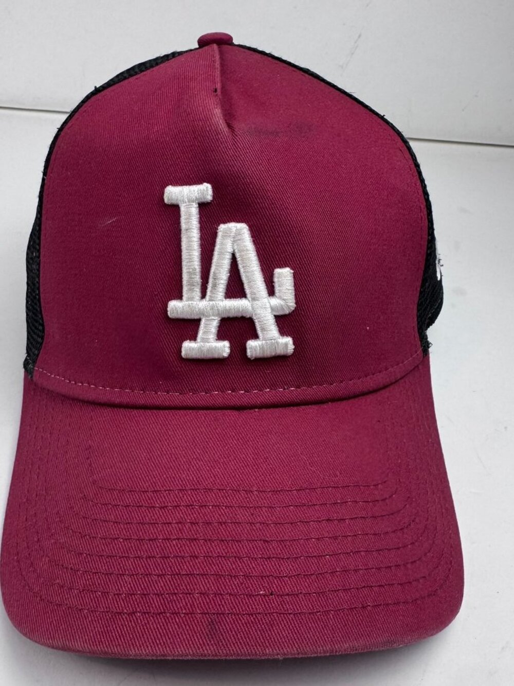 New Era Los Angeles Dodgers Trucker Hat Cap Maroon Black Mesh Snapback OSFM